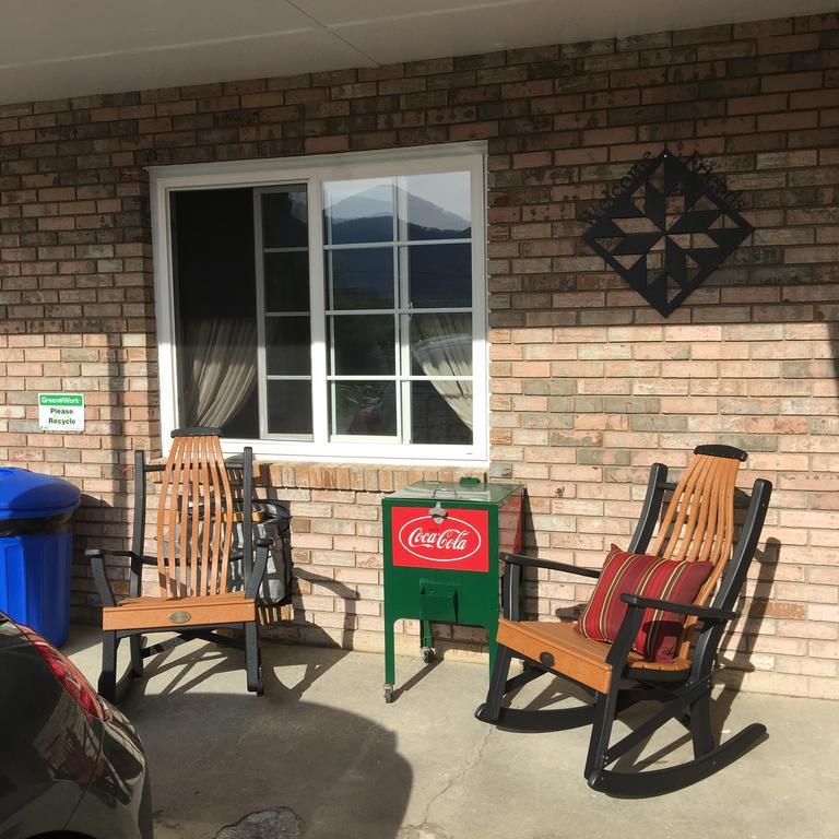 Cardinal Inn Maggie Valley Ngoại thất bức ảnh